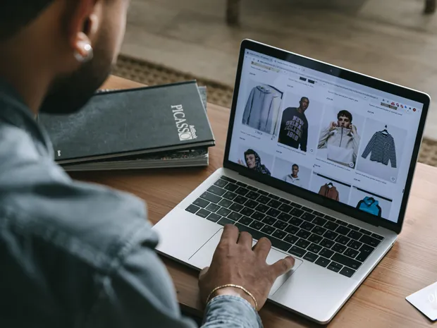 WooCommerce ou Shopify